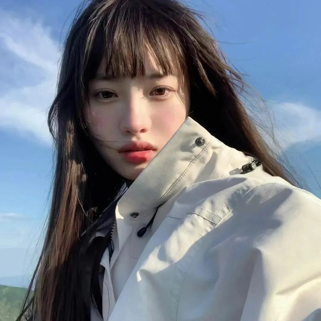 蝙蝠女侠第一季 在线观看封面